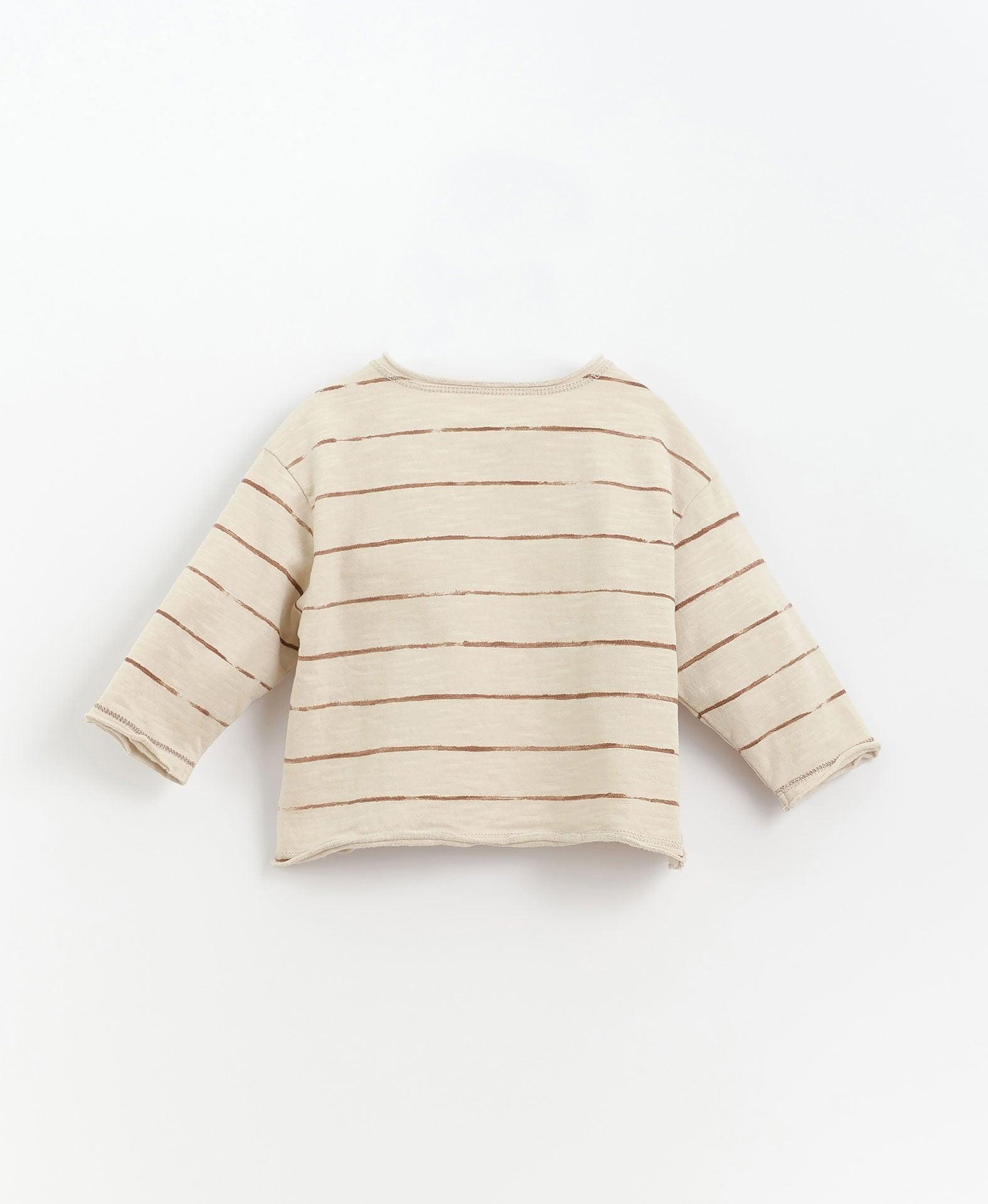 Maglia a righe sottili e bottoncini Play Up