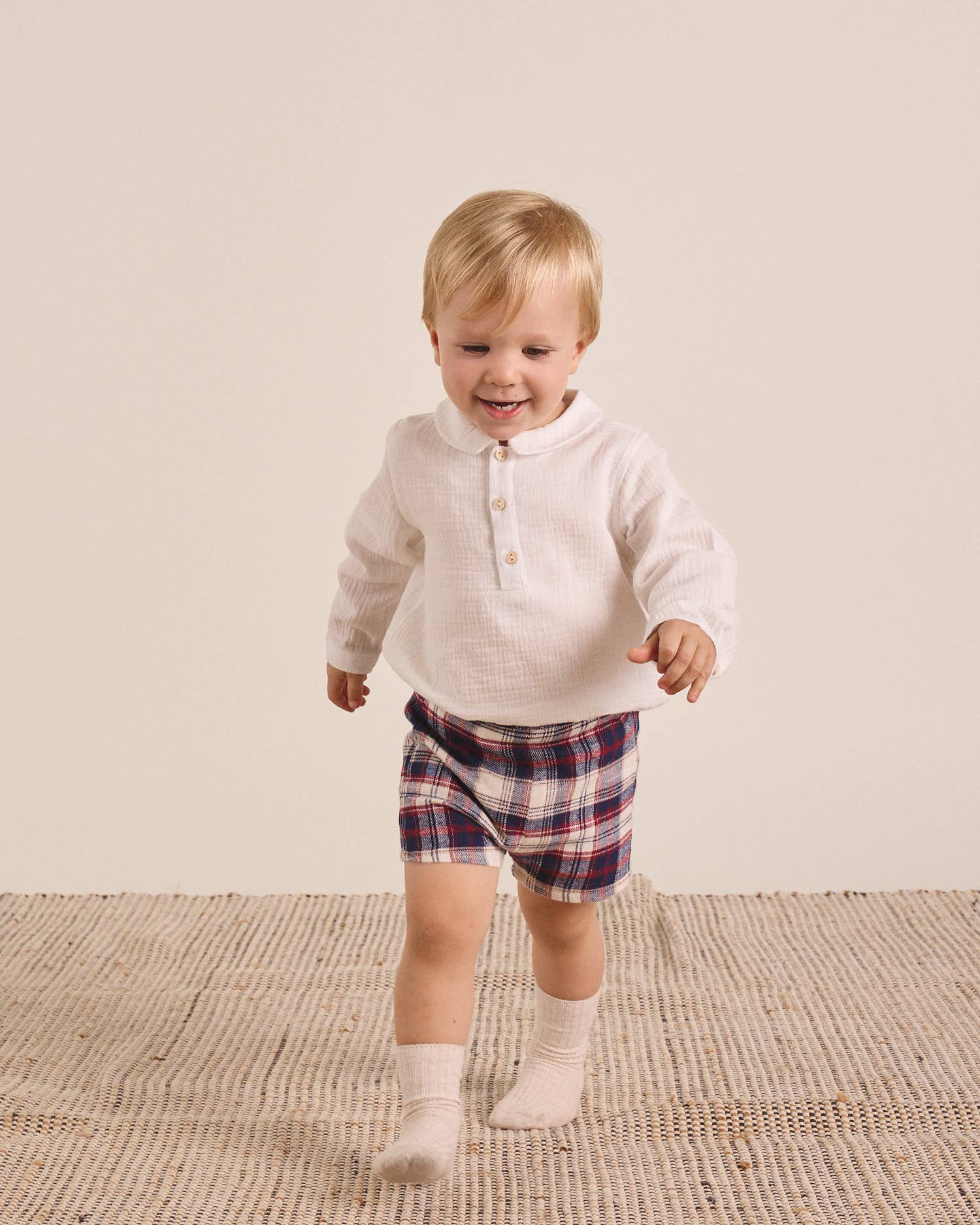 Maglia bianca a maniche lunghe per neonato con colletto baby | Dadati
