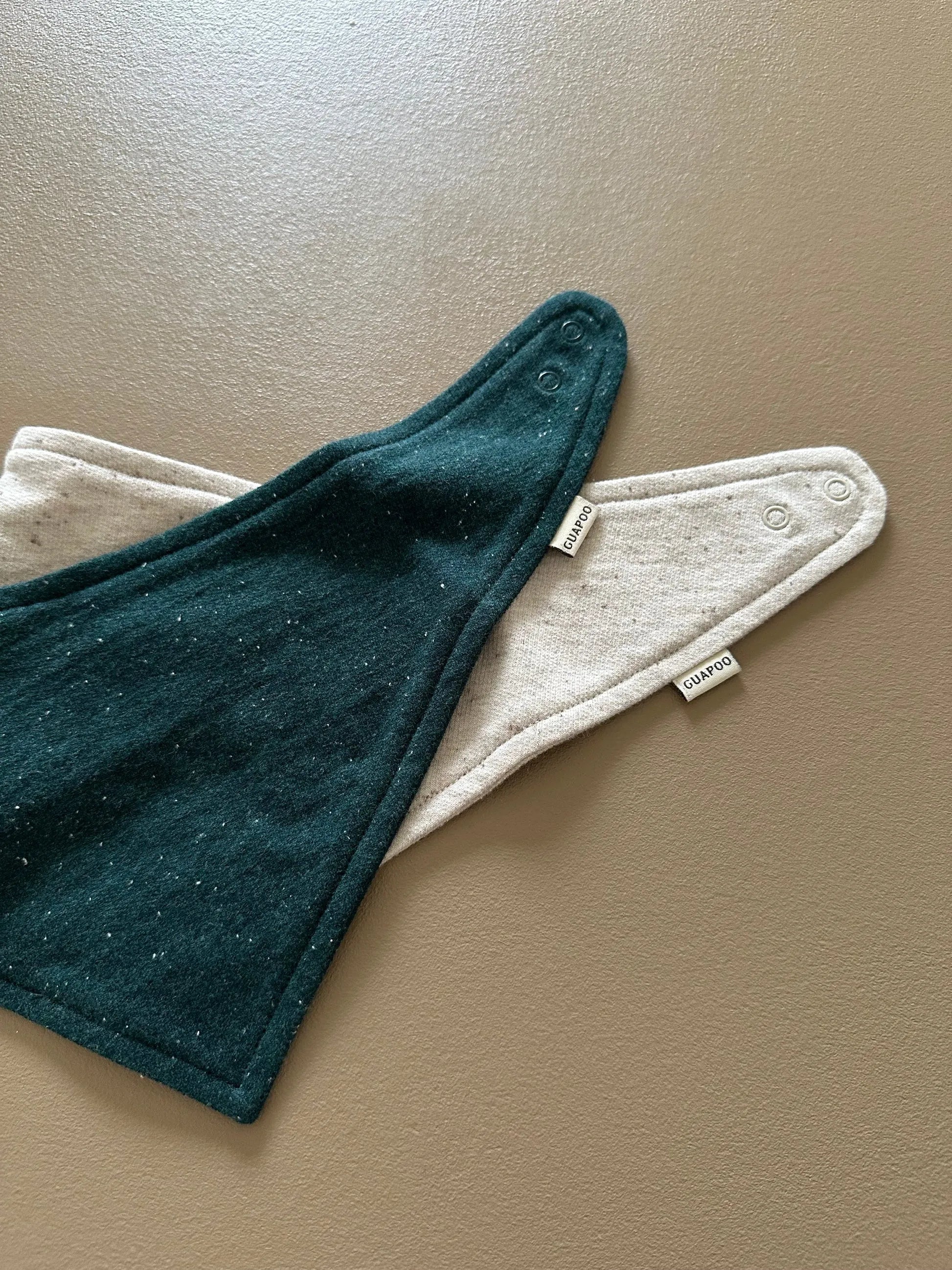 Pack 2 Bavaglini In Pile Bandana Crema E Verde Guapoo