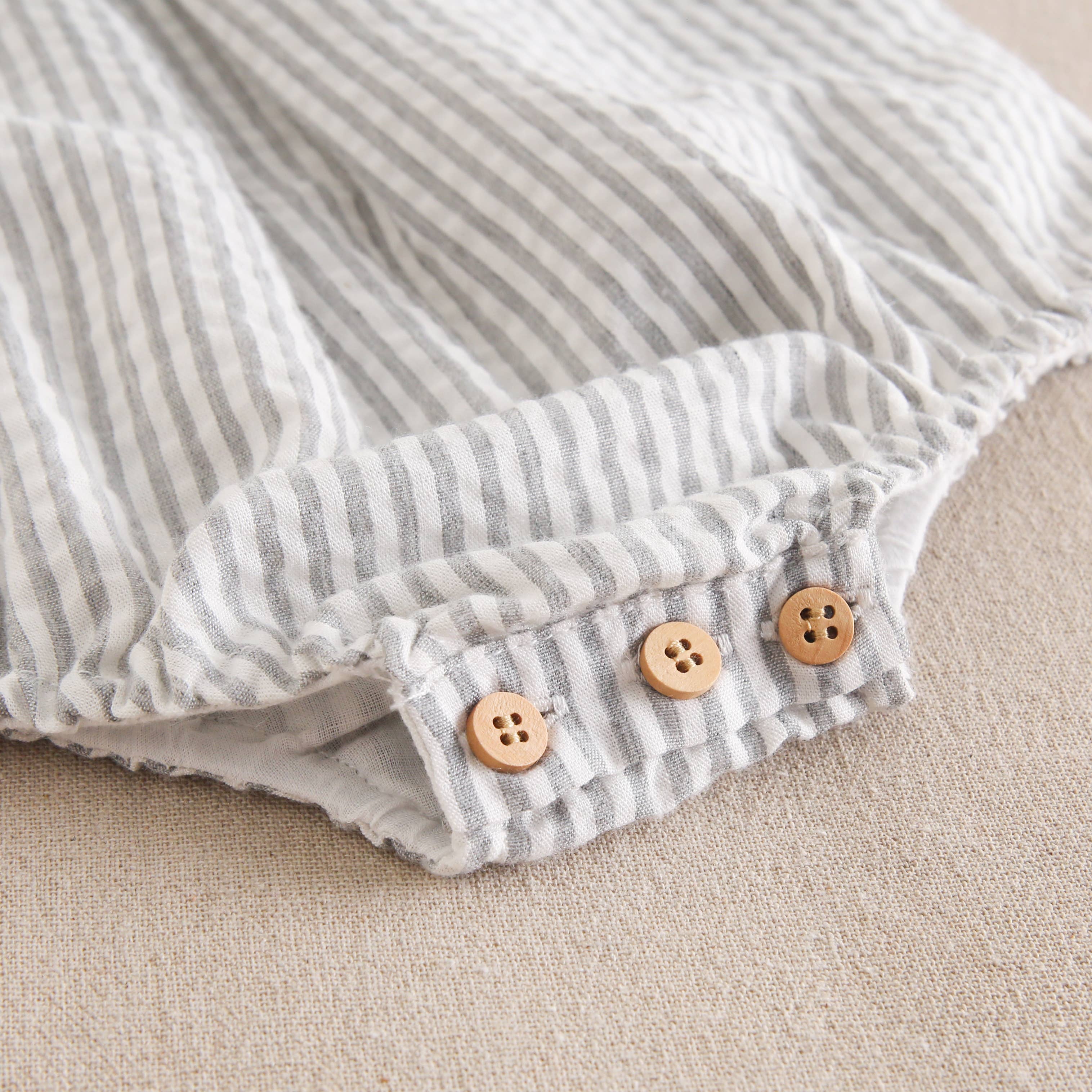 Pantaloncino maschietto a strisce bianche e grigie | Dadati