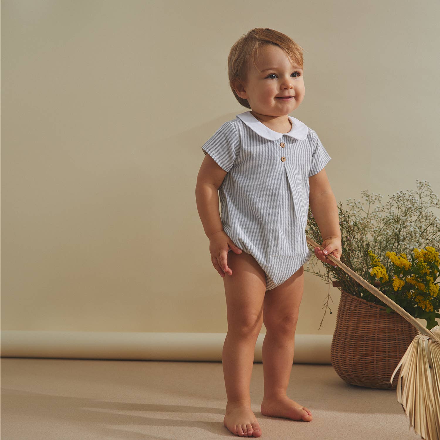 Pantaloncino maschietto a strisce bianche e grigie | Dadati