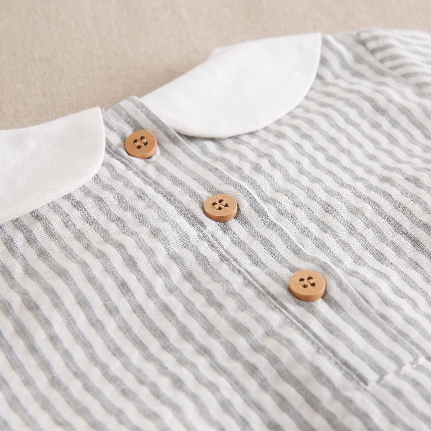 Pantaloncino maschietto a strisce bianche e grigie | Dadati